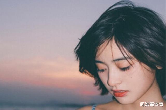 闫妮|蒋欣的腿，闫妮的臀，小S的嘴，这10位颜值被严重低估的女明星