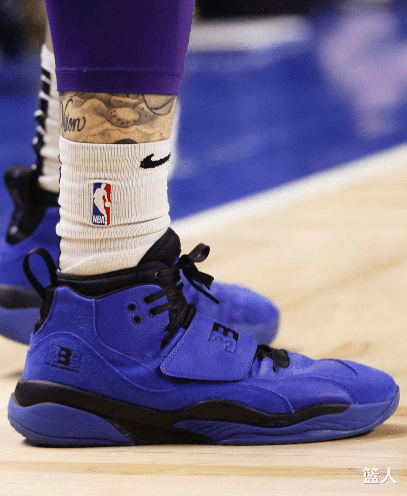 布克|NBA球员上脚：塔克穿Kobe11青蜂侠，李宁和安踏的球鞋都有！