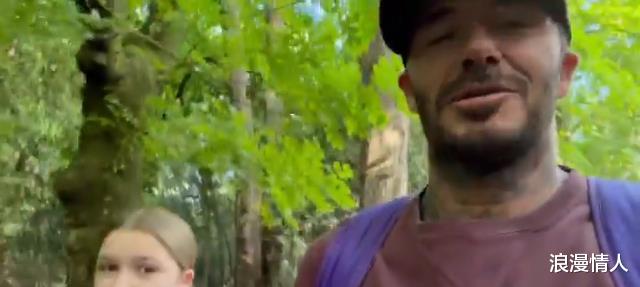 哈珀·贝克汉姆|贝克汉姆和家人出海度假，11岁小七又发福，腰部胖出游泳圈