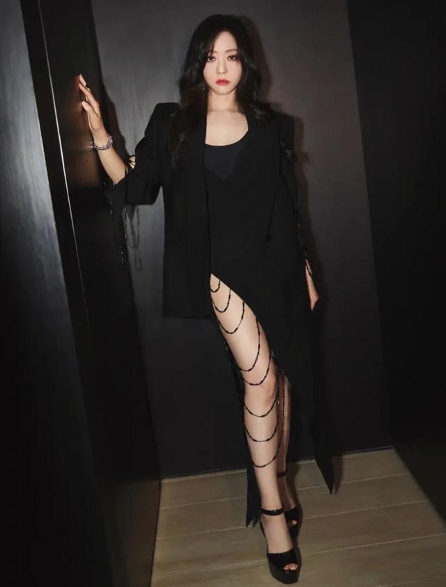 影史|张靓颖：痴爱冯轲15年，被骗走亿万身家，离婚4年后如今怎样了