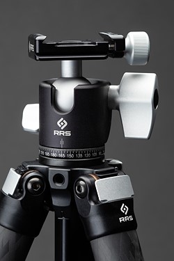 旅行|真正正确的东西Ascend-14可能是终极旅行三脚架 - 如果你能负担得起的话