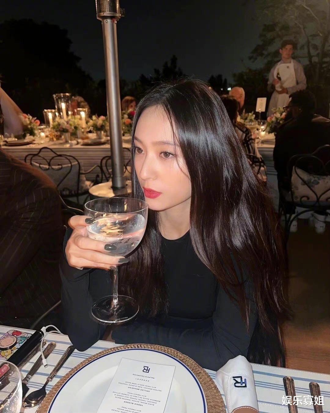 郑秀晶|好暖！粉丝在火锅店偶遇郑秀晶，临走时发现秀晶把单买了