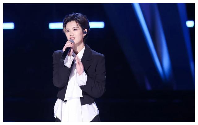 c位|2022中国好声音总决赛官宣，蔡子伊海报居C位，刘德华确认参加