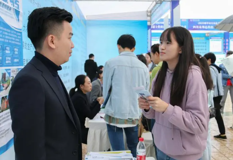 教师|难以挣脱的“穷人定律”，低收入家庭的学生，更加青睐这些职业