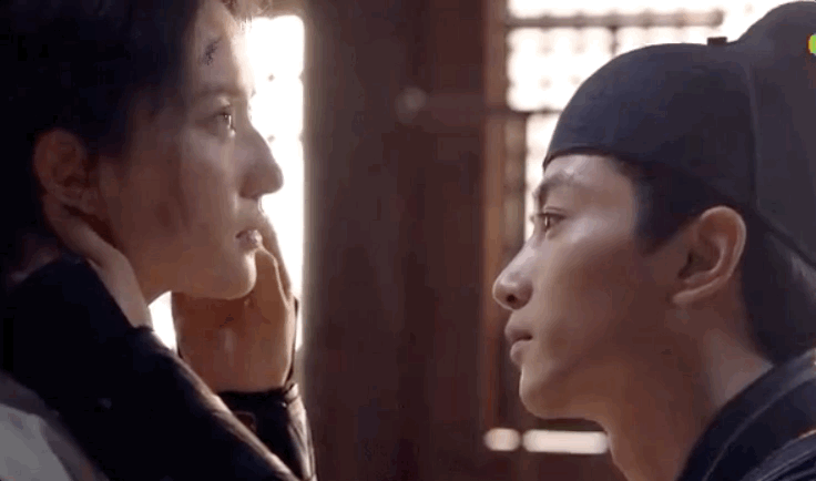 欧阳娜娜|不过亲了个嘴，就得离婚了？