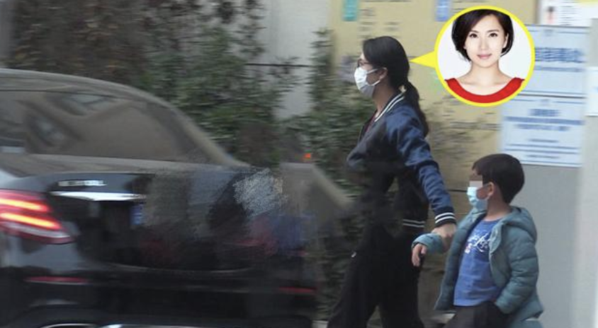 陈好|宋丹丹携丈夫与陈好聚会,陈好富豪老公罕见现身,短袖配围巾穿搭时髦