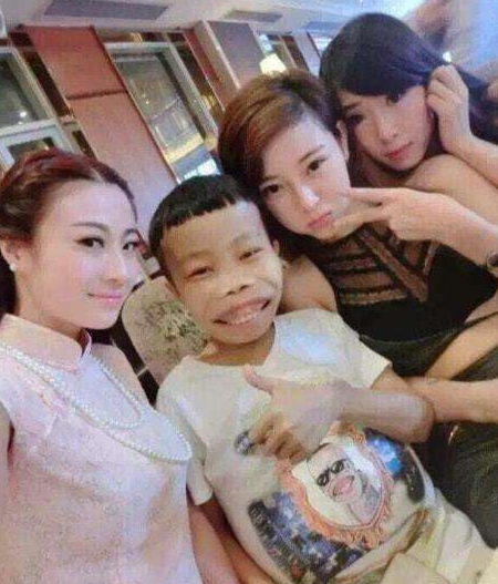 陈山|“外星人”陈山喜得一子,头发黑亮大小眼明显,网友:快去验DNA