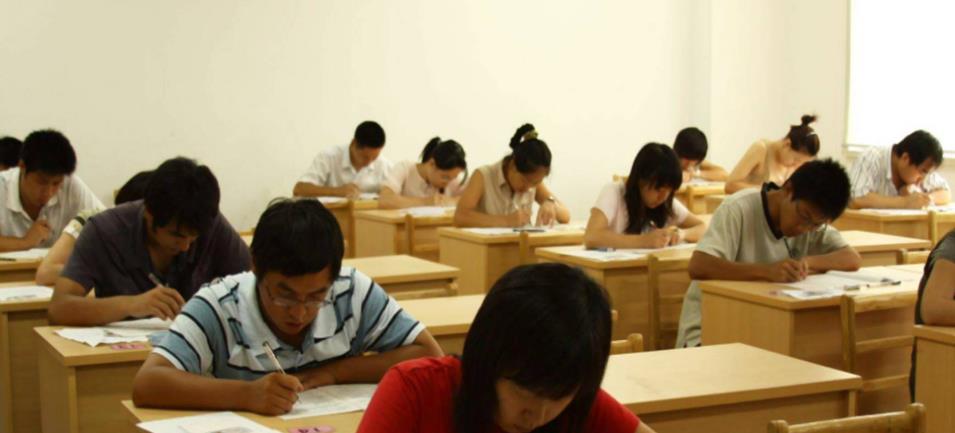 教师|小学都招研究生了，师范生不读研还有出路吗？