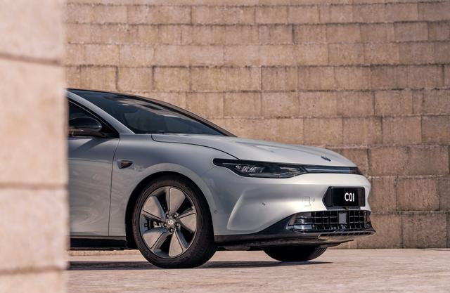 新车零跑C01上市,补贴后售19.38万元起,对手锁定比亚迪汉EV
