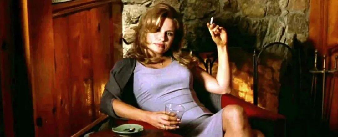 詹妮佛·库里奇|詹妮佛·库里奇公开自己性伴侣超过200人，鼓励大家不必年龄焦虑