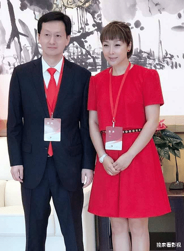 吴磊|50岁孙悦晒出生时老屋，被儿子吐槽像鬼屋，17年前嫁身家10亿富商