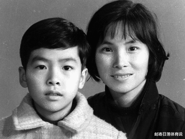 甄子丹|甄子丹大儿子甄文卓：未出生时父母离异，名字是报复父亲？