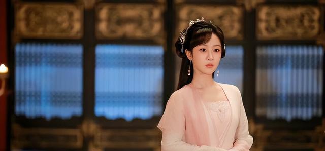 迪丽热巴|暑期档三部顶流大剧接洽,杨紫、迪丽热巴刘亦菲打擂台你看好谁?