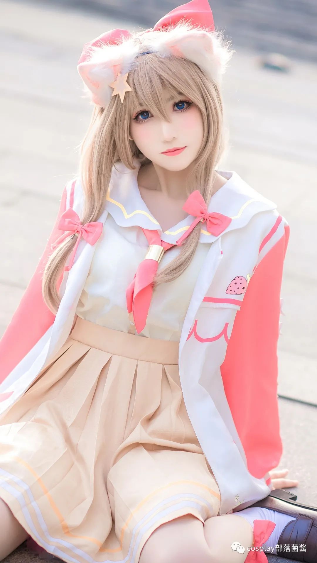 漫展|cos5:漫展上贪吃的?嘉然@衣衣