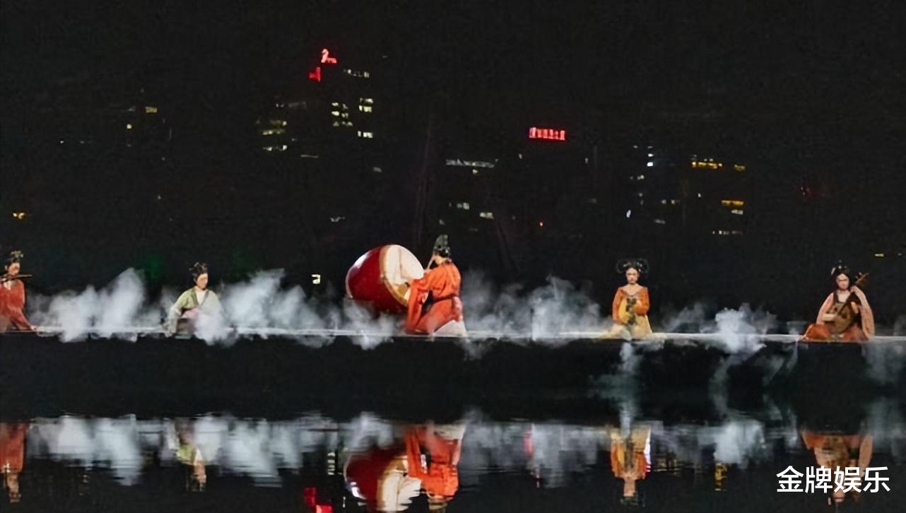汪涵|中秋晚会新一辈主持人表现平平!想成为下一个董卿汪涵还要加把劲