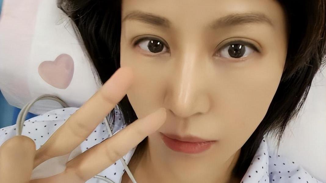 鲍蕾|46岁鲍蕾紧急住院！晒素颜自拍尽显憔悴，身上插多根管子太吓人