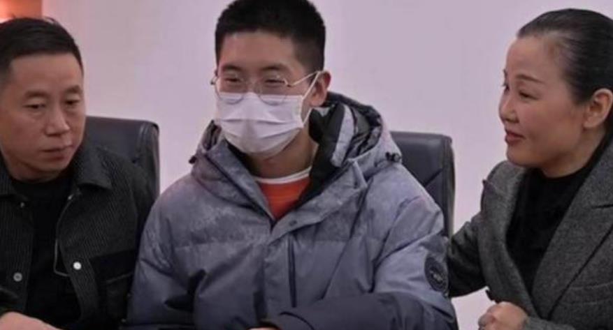 穿衣搭配|孙卓师母高调秀恩爱，王妈妈穿衣超有型，评论区跟女友撒狗粮