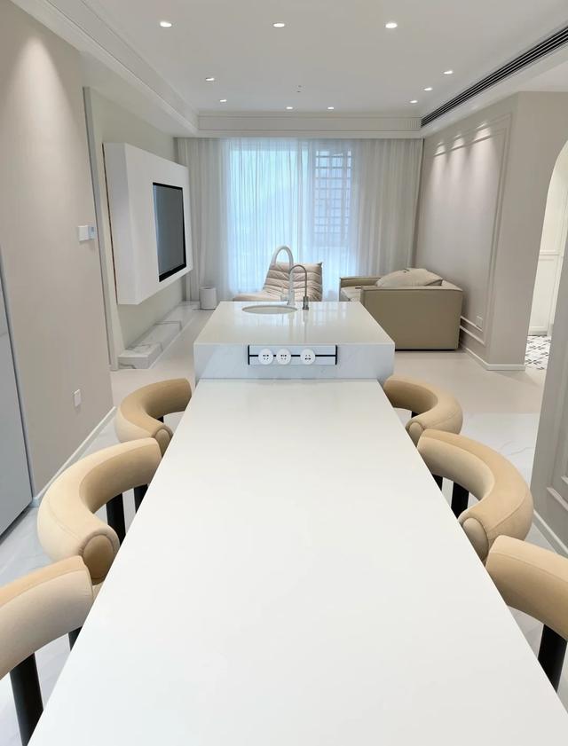 90后独居女孩的家,因太会布置而走红,网友:这是每个女孩的梦想