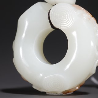 梅花|旧藏·和田玉籽料梅花鸣蝉挂件