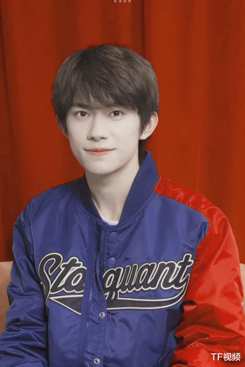 李嫣|易烊千玺广告花絮发布，粉丝喊话工作室营业，催发千玺的年终总结