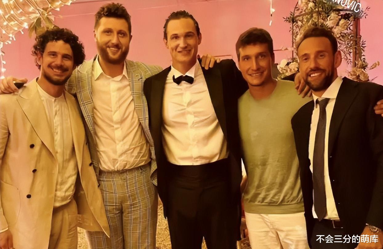 卡戴珊|爱情事业双丰收!意大利炮迎娶环球小姐,妻子火辣身材不输卡戴珊