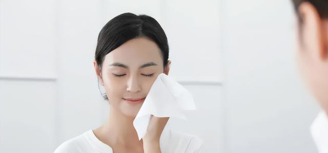 护肤品 月薪三千的女人，适合用这几种护肤品，性价比超高