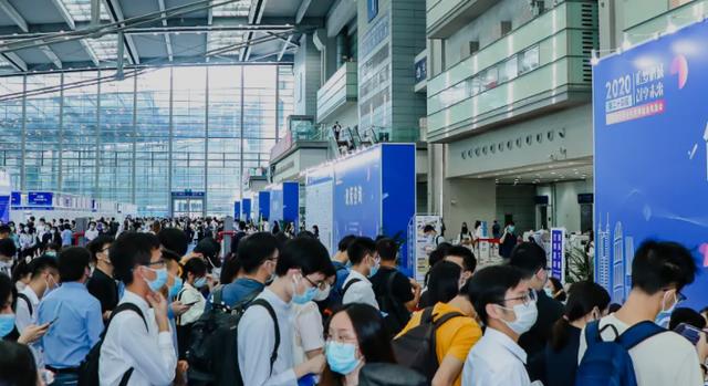 大学生|“校招”or“社招”，哪一个更应该把握住？大学生们该醒醒了