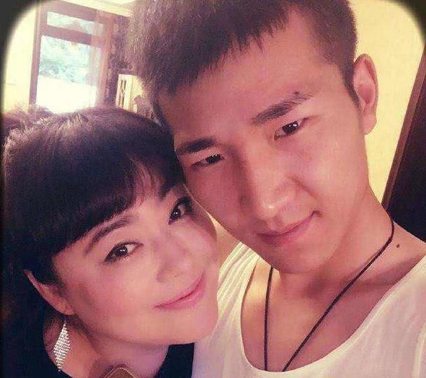李菁菁90后前夫成老赖，发文开撕前妻：钱你都赚了，罪名我来担？