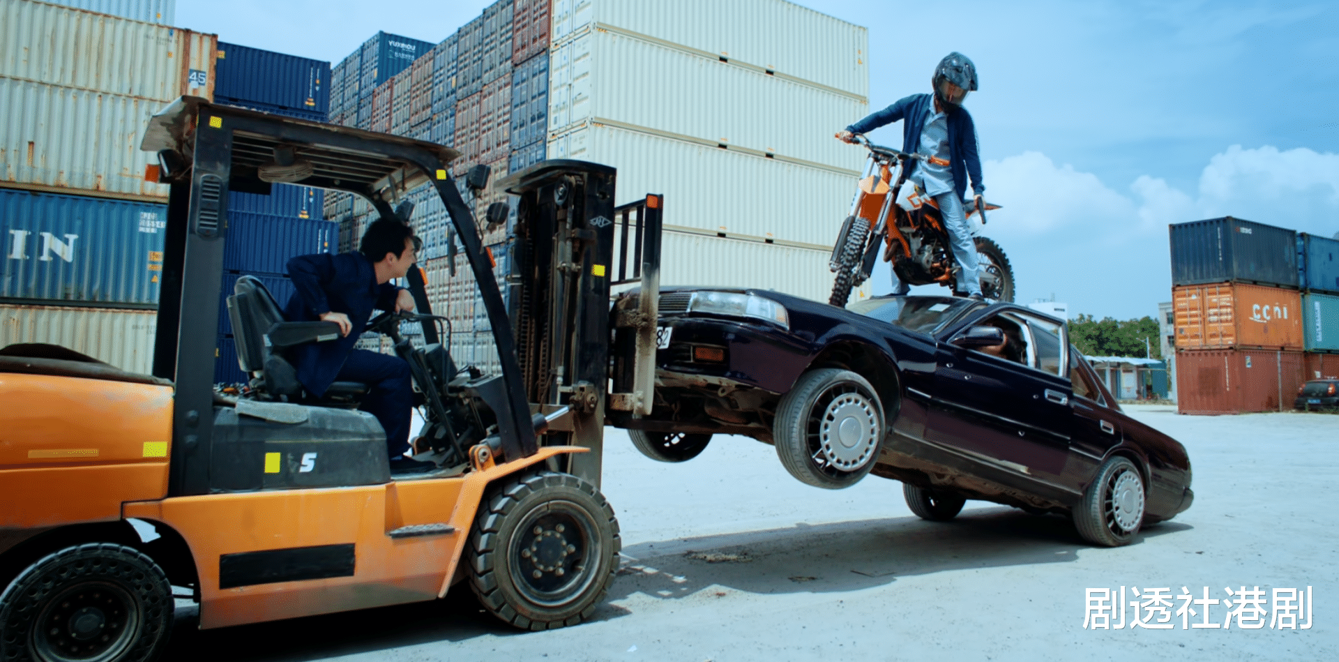 林峰|林峯与梁竞徽梦回《使徒行者》，新港剧开播，开局就飙车