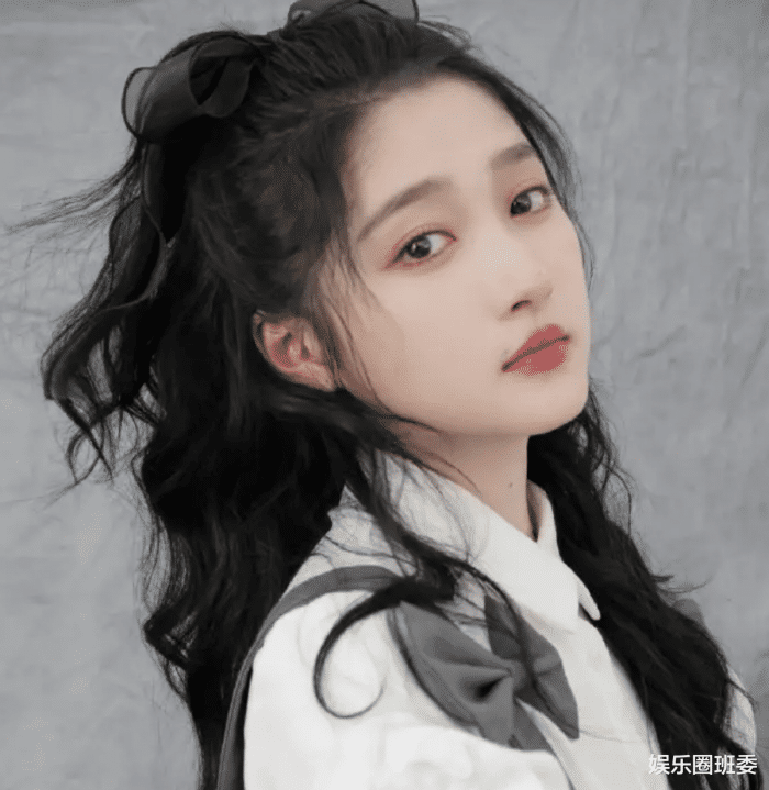 关晓彤|被称为“京圈格格”的关晓彤被曝出黑料！与鹿晗分手这都不算什么，尺度更大的来了