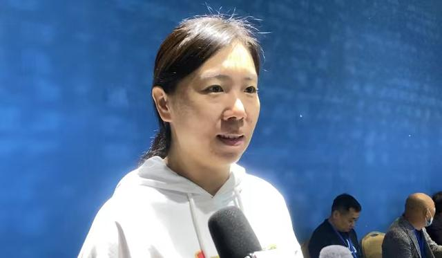 李晓霞|孔令辉爽约未露面！张继科视频中现身，李晓霞现场助阵与球迷切磋
