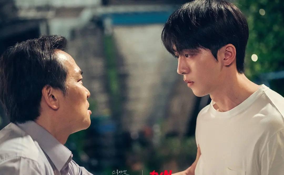 韩剧|6年前出演19禁的小配角,如今主演了2022年第一部韩剧爆款