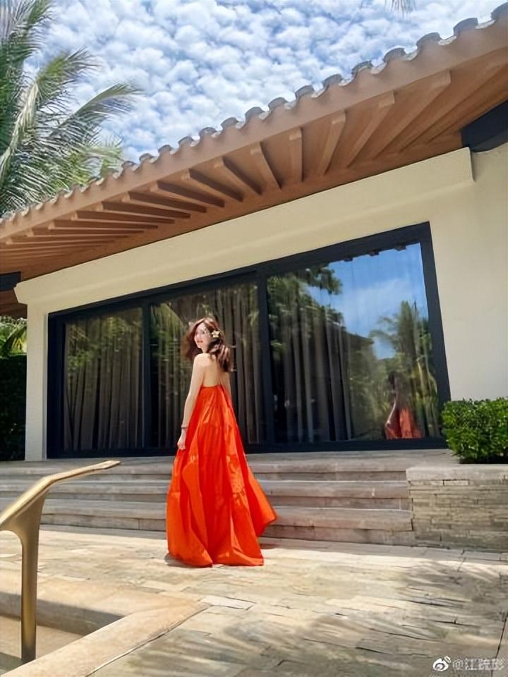 江疏影|汪峰刚官宣新专辑,江疏影就被传言是已婚富商的小三!