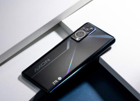 云台|继小米MIX4、中兴Axon30之后 moto edge X30屏下摄像头要来了