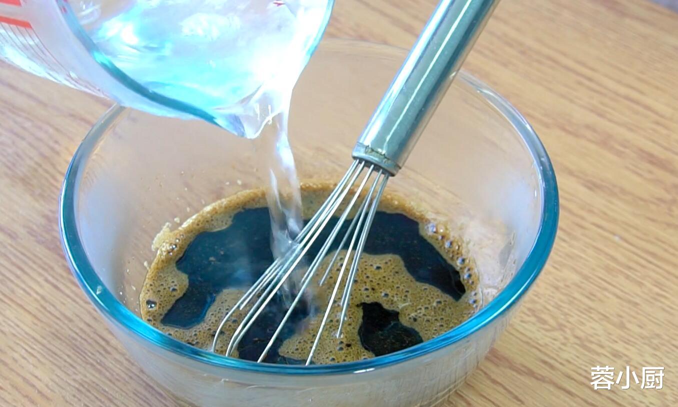 冬季牙齿娇嫩，建议多吃“3红3白2绿”，缓解敏感，无惧冷热酸甜