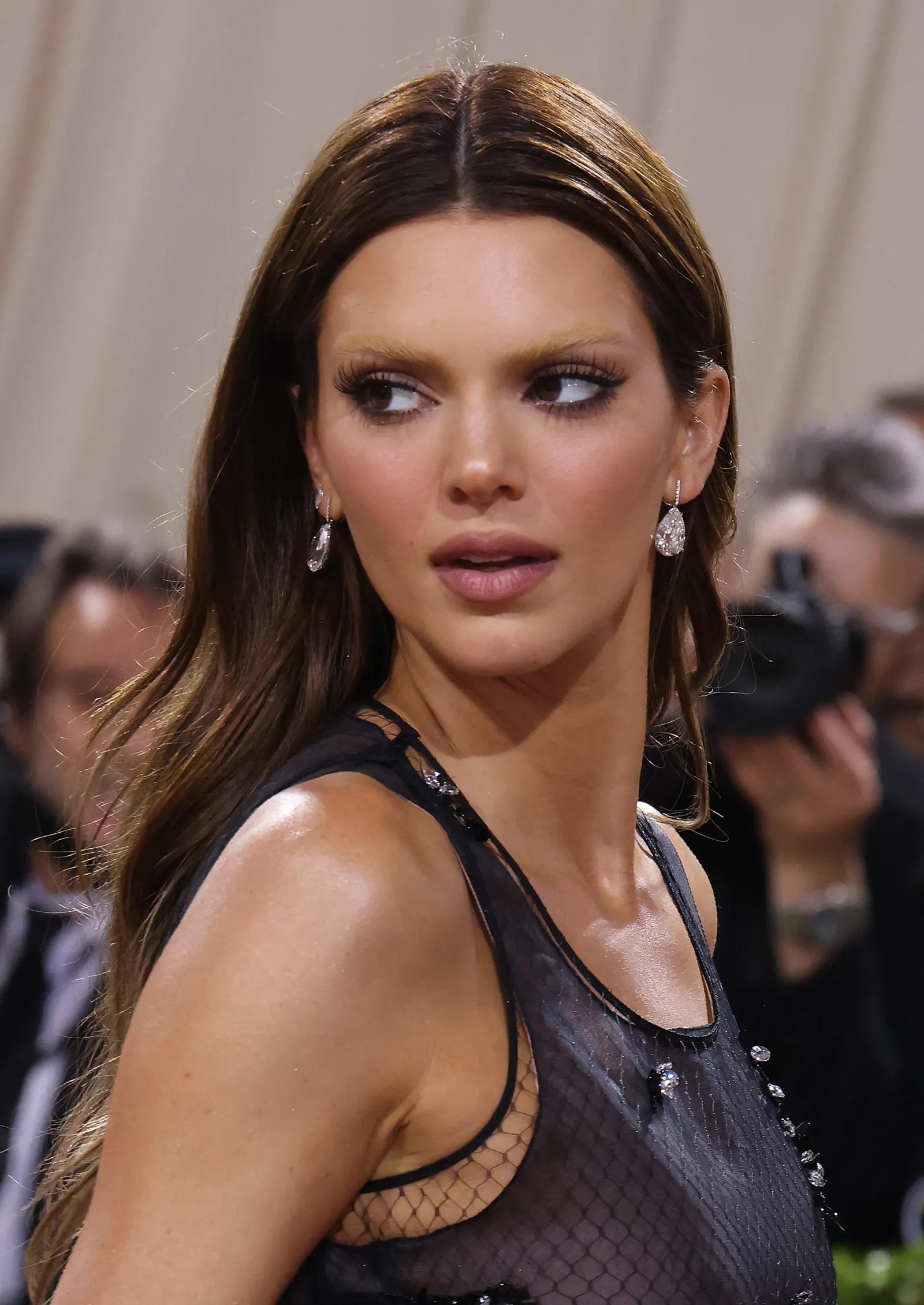 发型 2022夏季红毯美女六大时尚趋势