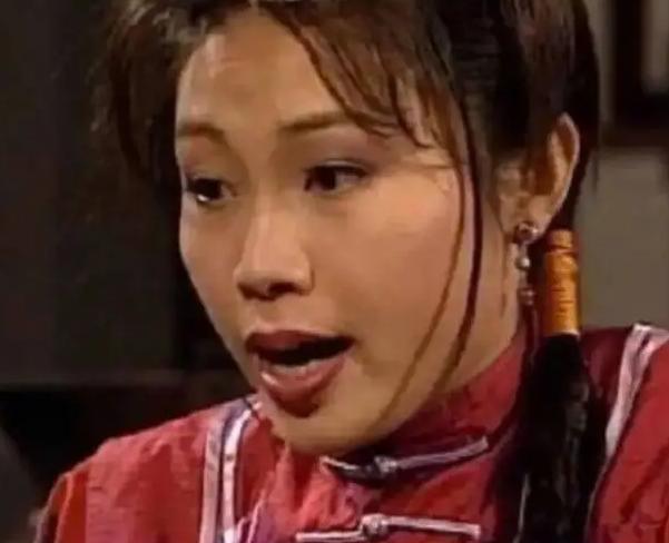 工作专业|“办公桌旁边就是床”，大学生晒理想工位，网友的话让他瞬间清醒