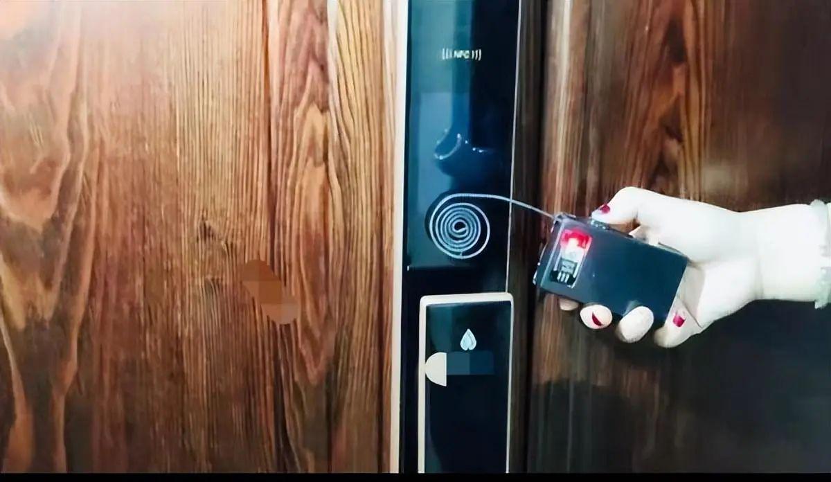 黑科技|警惕！看似不起眼的指纹门锁太可怕了，用着真的安全吗？