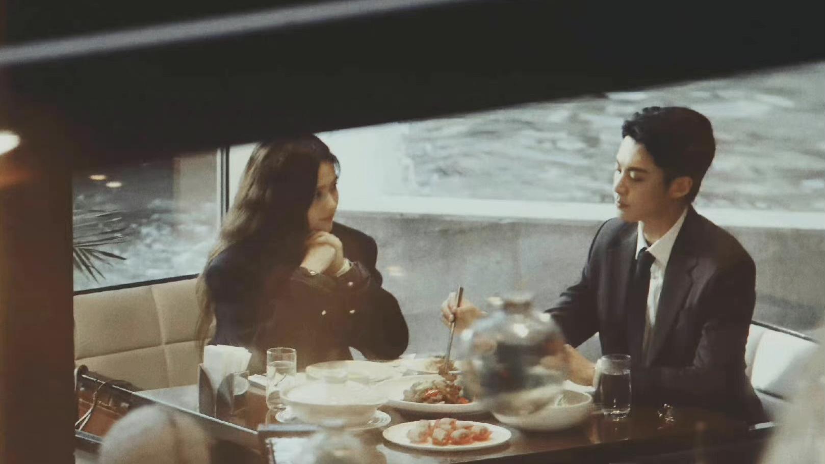 王鹤棣|白鹿、王鹤棣粉丝争执不下，路透大量曝光，被质疑刻意炒cp