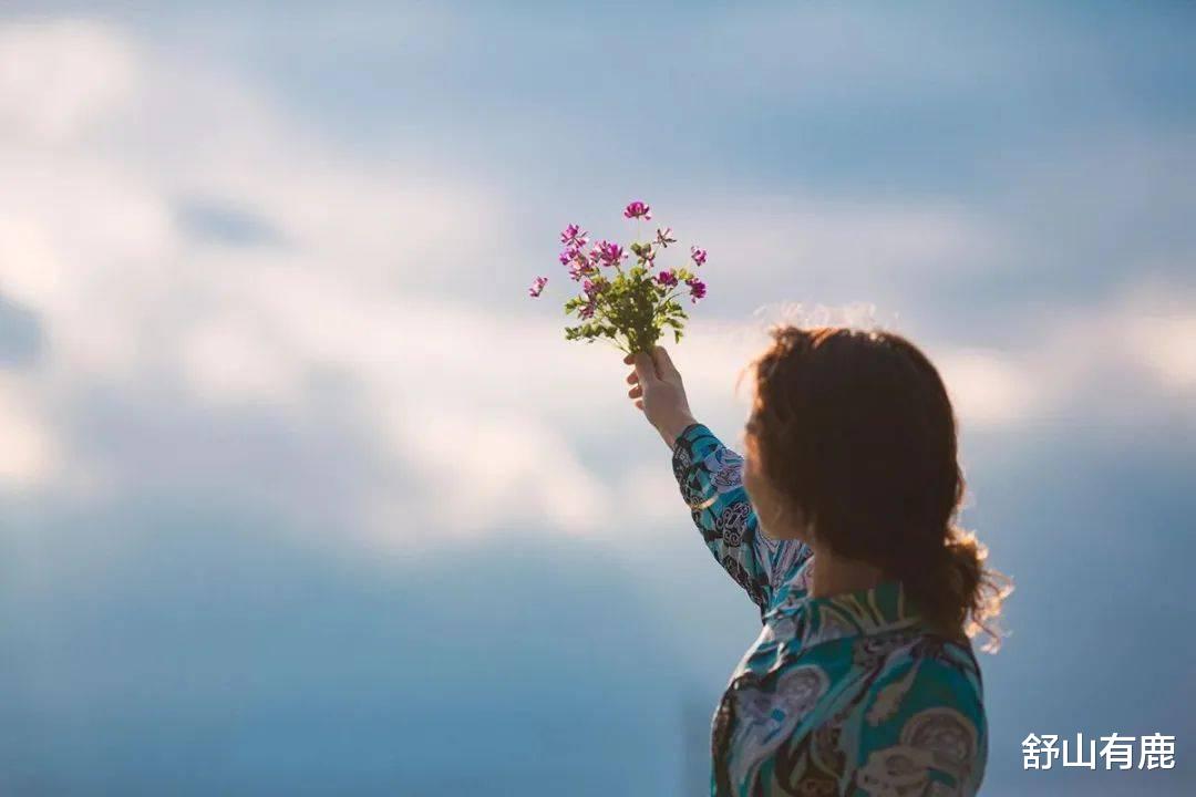 西装|觉得“人生没意义”的70后、80后和90后，越来越多，活着不容易