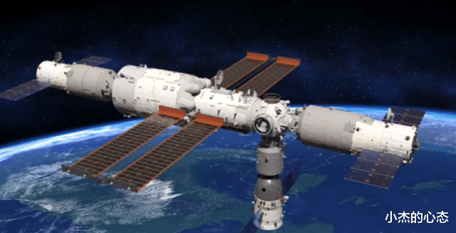 神舟十三号宇航员出舱,暴露了太空的样貌,都被NASA“骗”了?