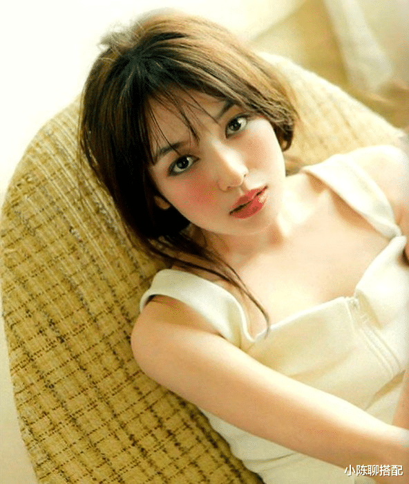 淡妆 女人出门不管有多赶,尽量画淡妆,这4个步骤让你美得更高级