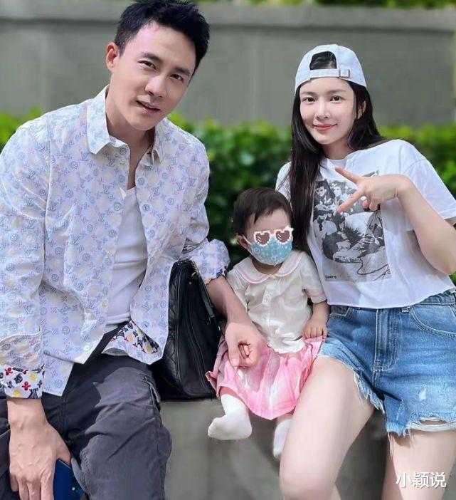 王灿|王灿穿辣妹装大秀身材！与老公在豪宅互拍美照，无意露出膝盖伤痕