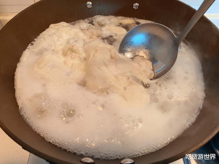 二波感染来袭，提醒中老年：多吃这4样，润肺止咳化痰，健康过年