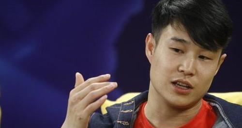 小沈阳|凭借《不差钱》一夜爆红后，年总收入近3个亿，上交师傅6000万