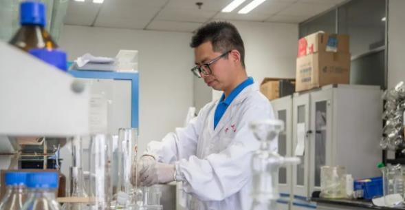 上海市|上海毕业生工资表流出,揭开精致者的遮羞布,打破了本科生的梦想