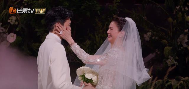 张智霖|《披哥2》三公:舞台秒变婚礼现场,“懂得浪漫”的张智霖赢麻了