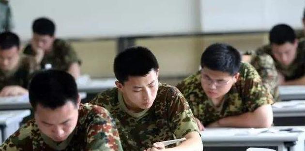 运动员|直招军官公告:年薪15万起步,家属也有福利,高学历人才别错过