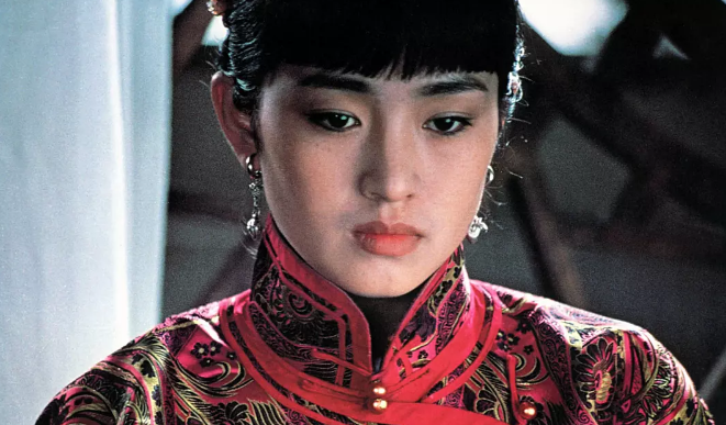 林国斌|张艺谋拍的《大红灯笼高高挂》短短的一个多小时描绘了女人一生