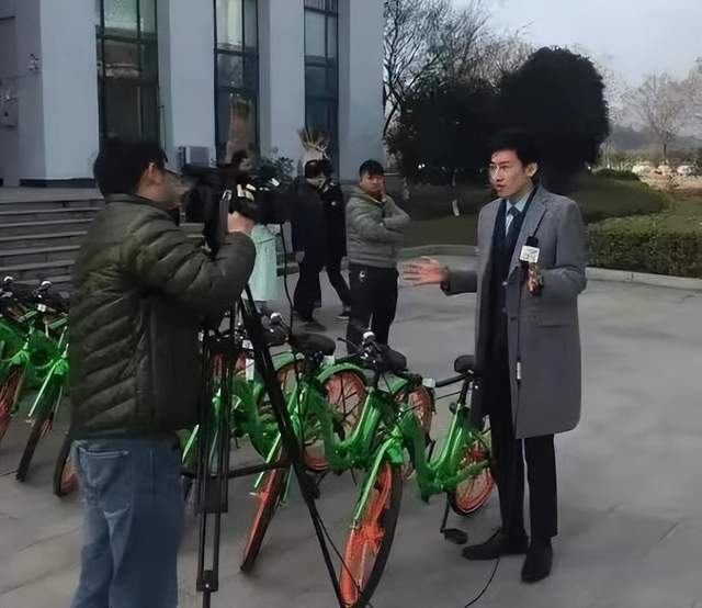 2017年,江苏男子8个月败光2千万,父母意外被捕,只能靠自己打拼